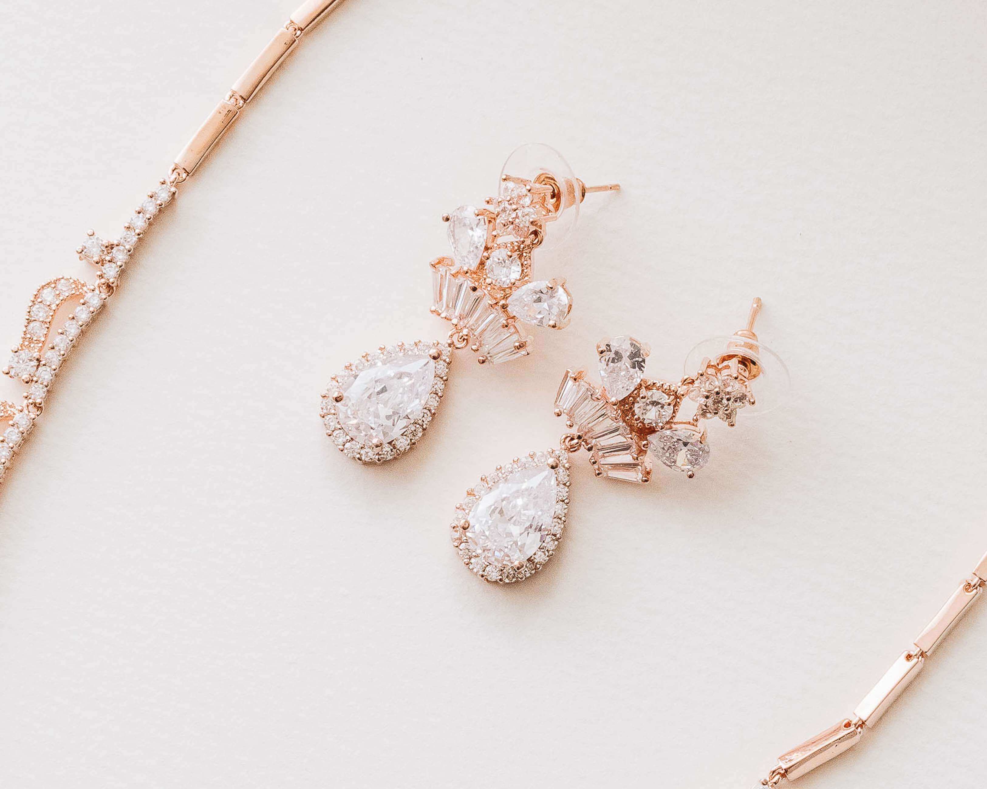Rosegold Crystal Necklace Jewelry Set - The perfect wedding jewelry.