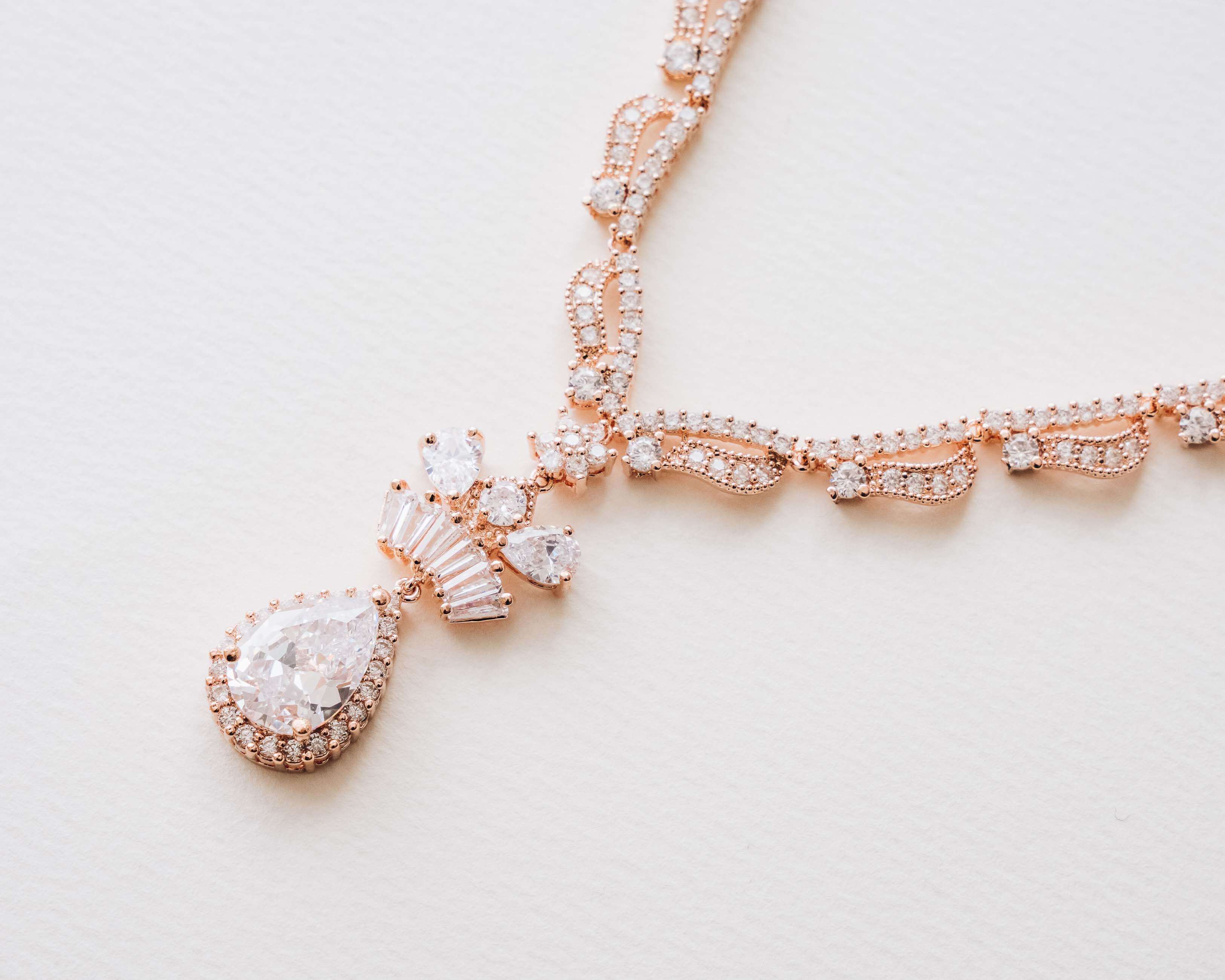Rosegold Crystal Necklace Jewelry Set - The perfect wedding jewelry.