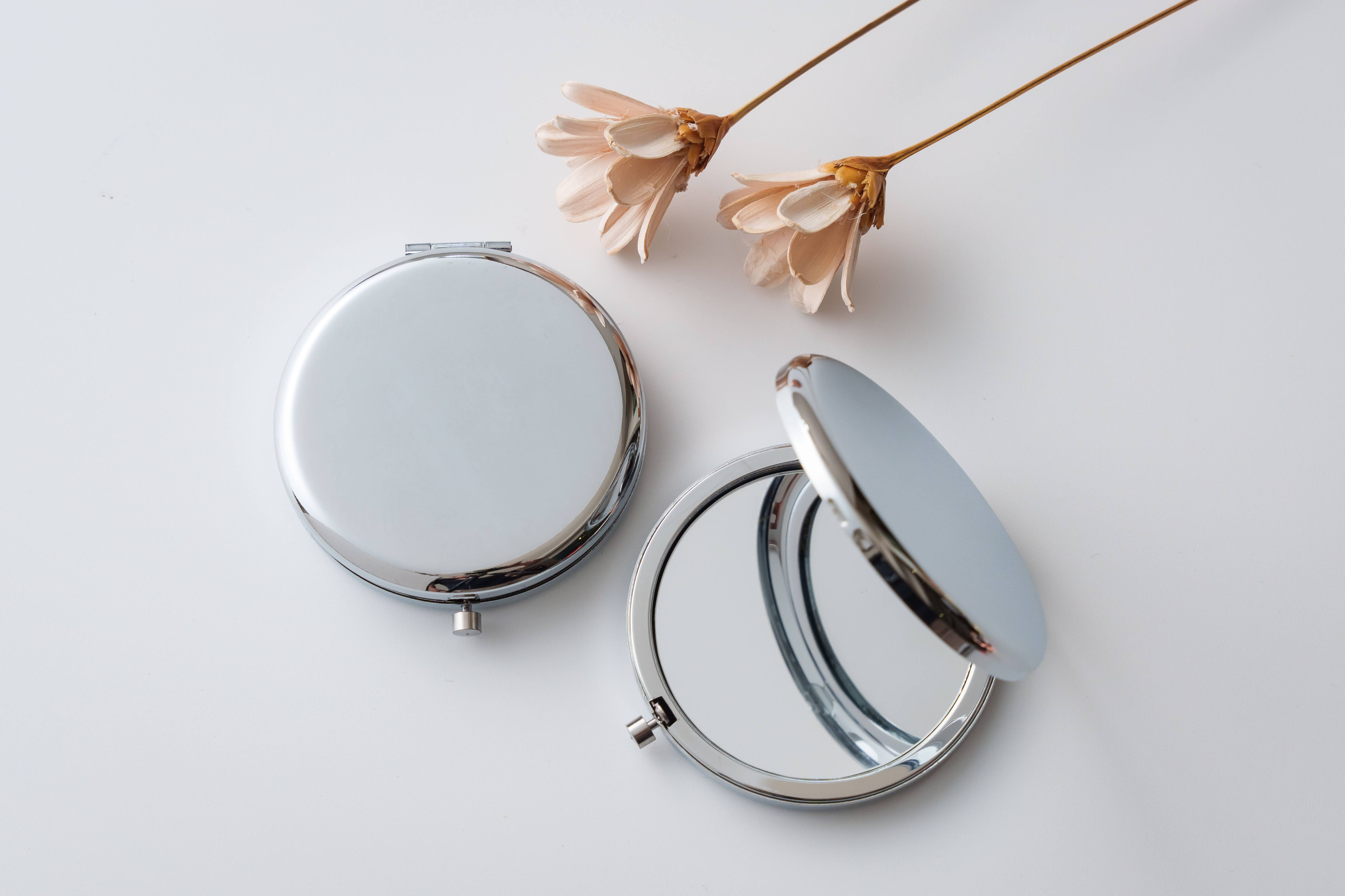 Compact Mirror Name with Flower Frame