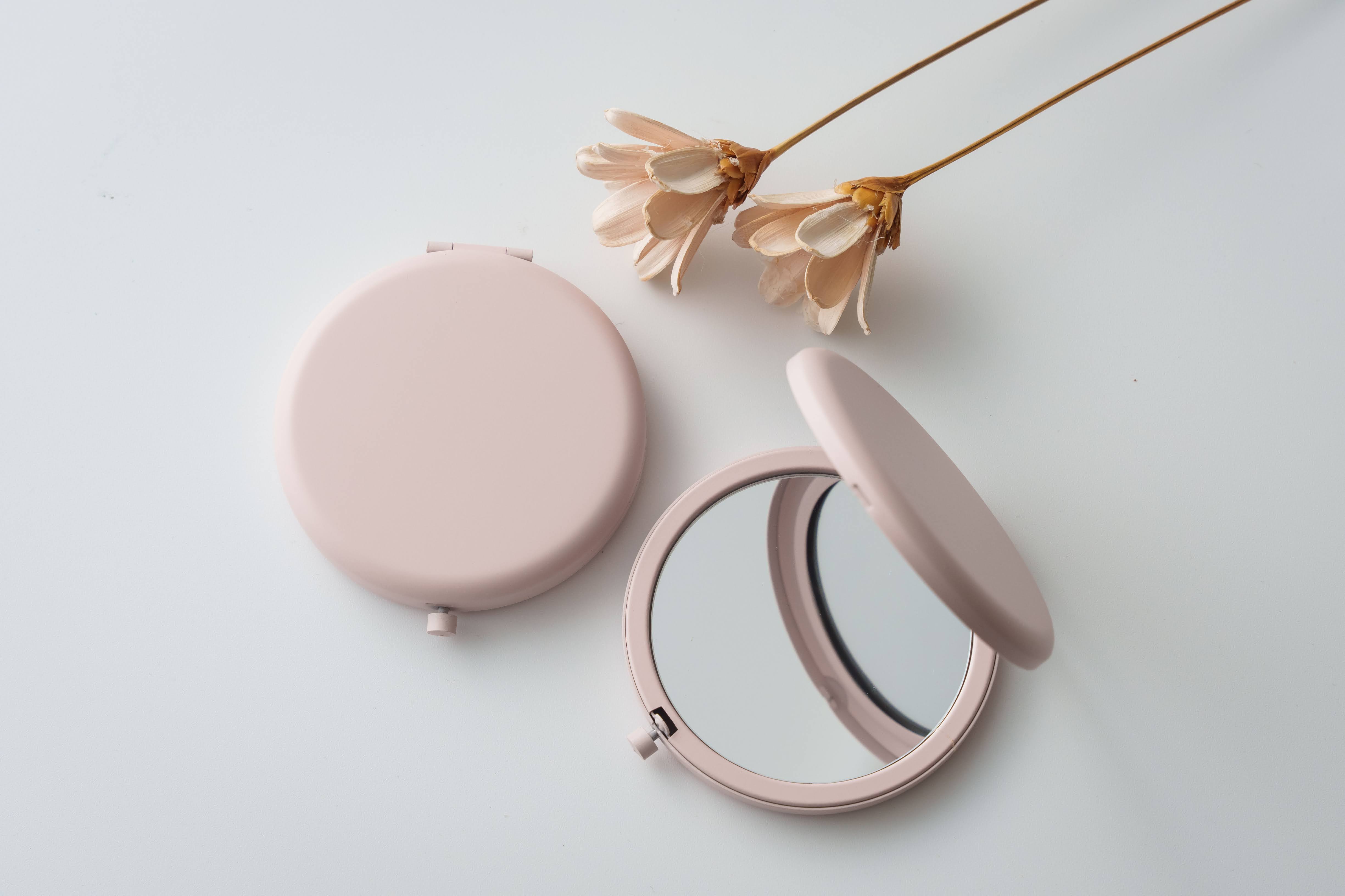 Compact Mirror Name with Flower Frame