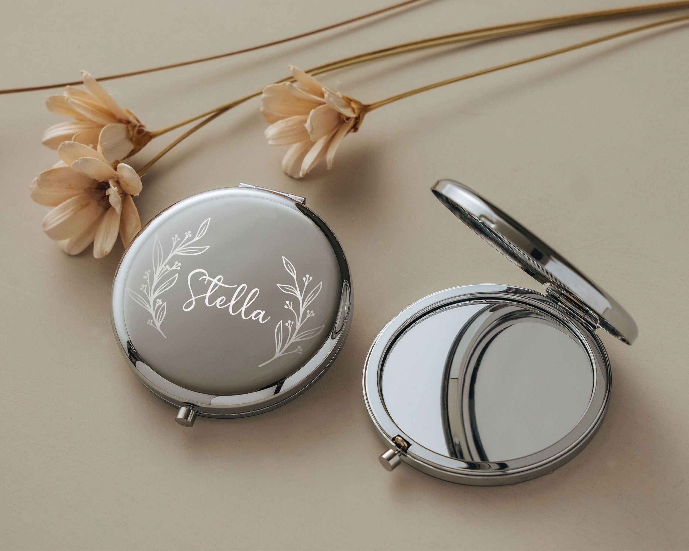 Compact Mirror Name with Flower Frame