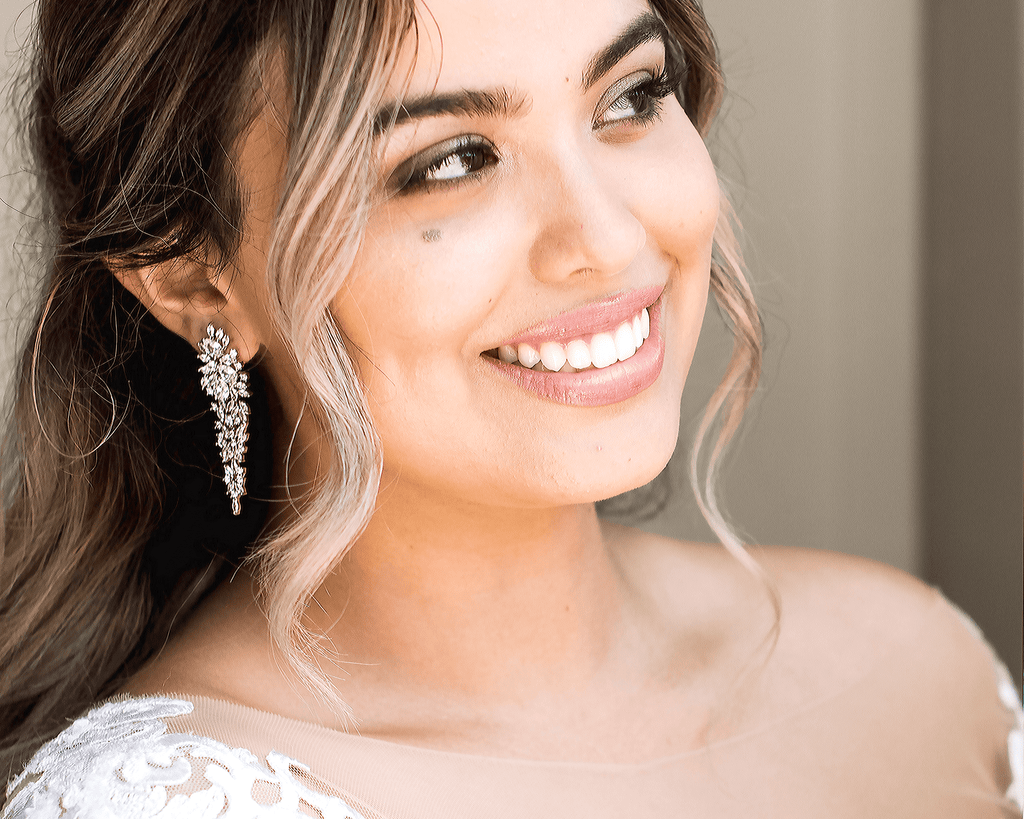 Silver Chandelier Earrings - A beautiful bride wear bridal drop earrings on her wedding day. - Hundred Hearts 