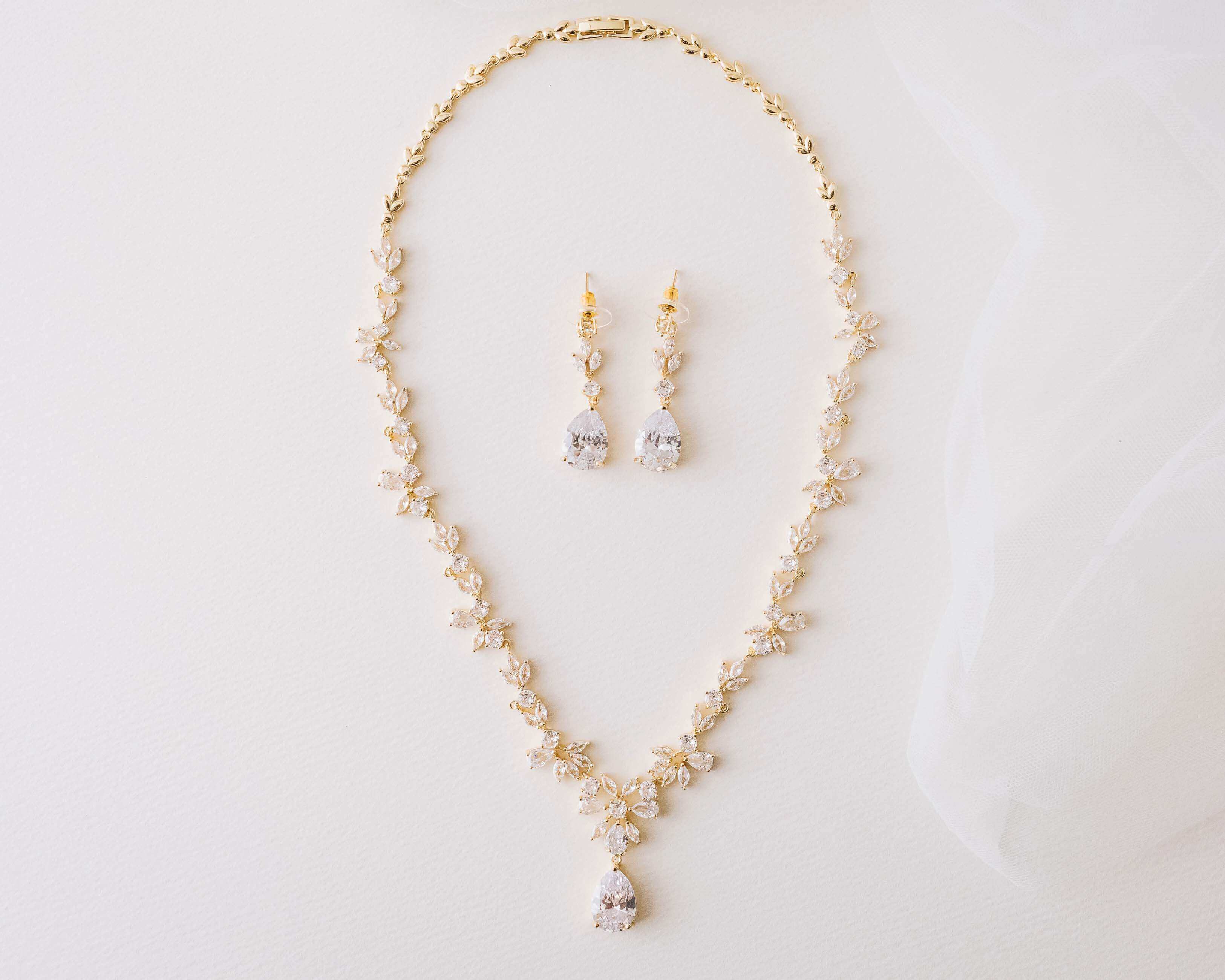 Gold Crystal Bridal Necklace Earrings Set - The perfect wedding jewelry.
