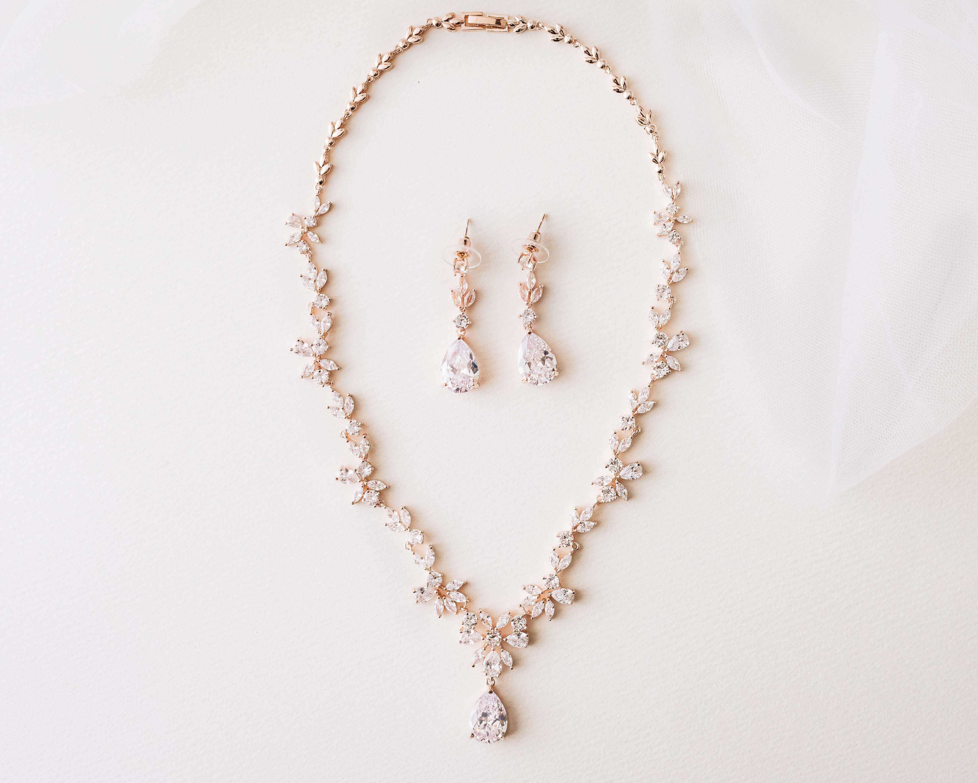 Rosegold Crystal Bridal Necklace Earrings Set - The perfect wedding jewelry.