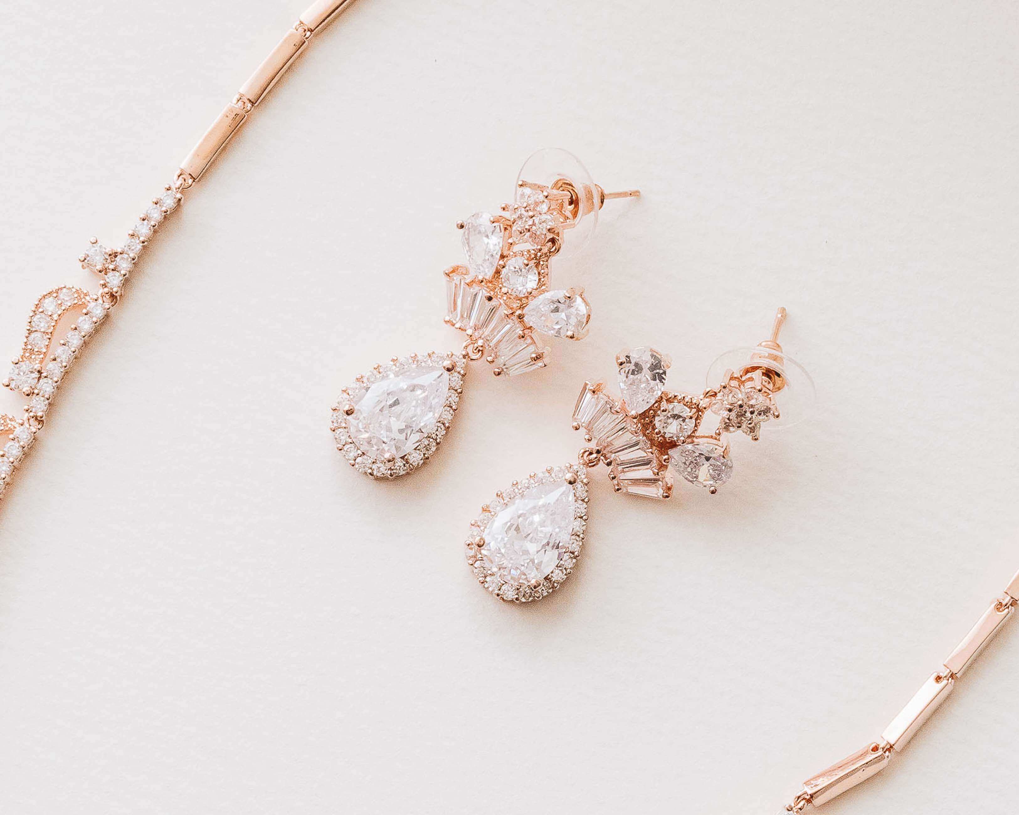 Rosegold Crystal Necklace Jewelry Set - The perfect wedding jewelry.