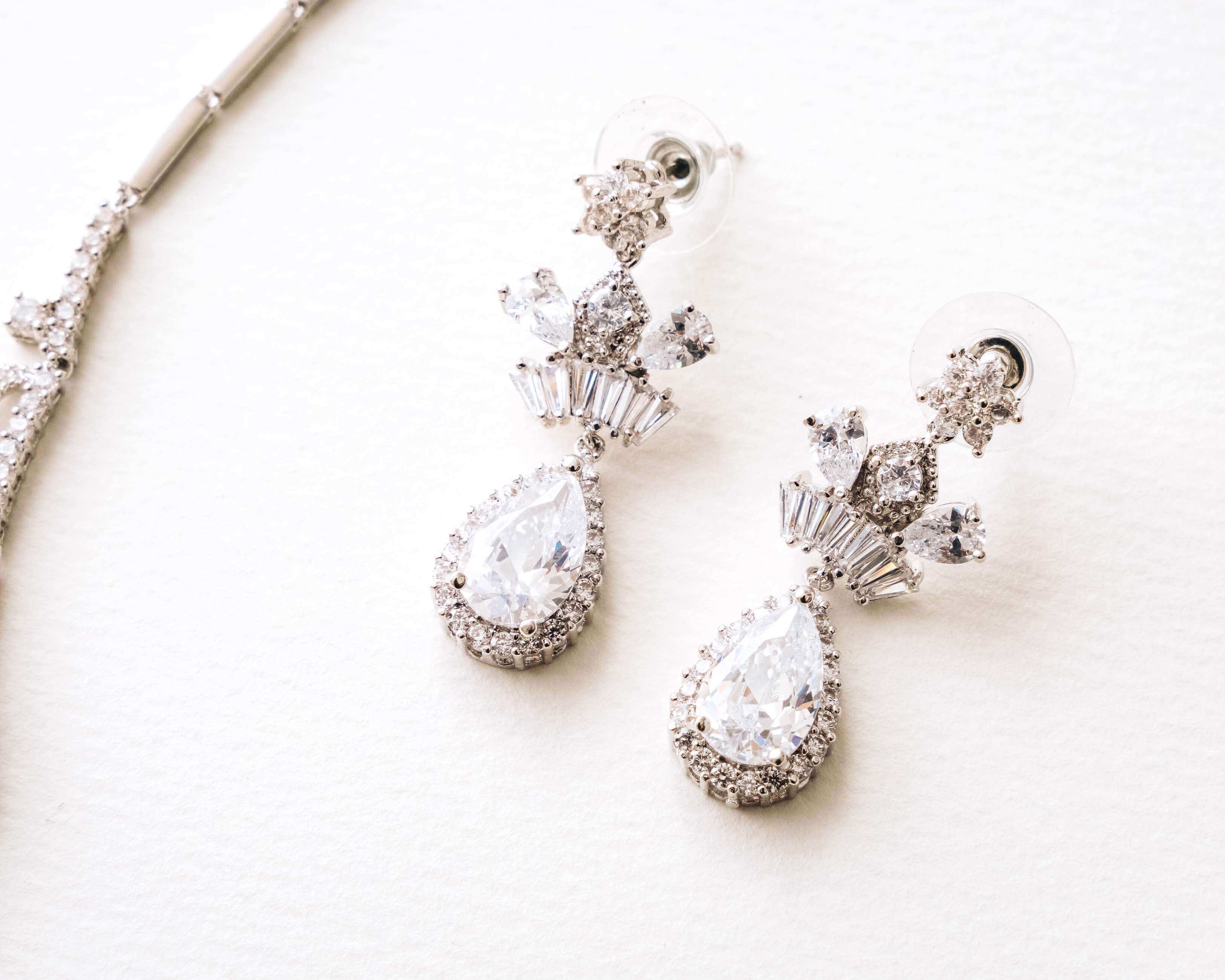 Silver Crystal Necklace Jewelry Set - The perfect wedding jewelry.