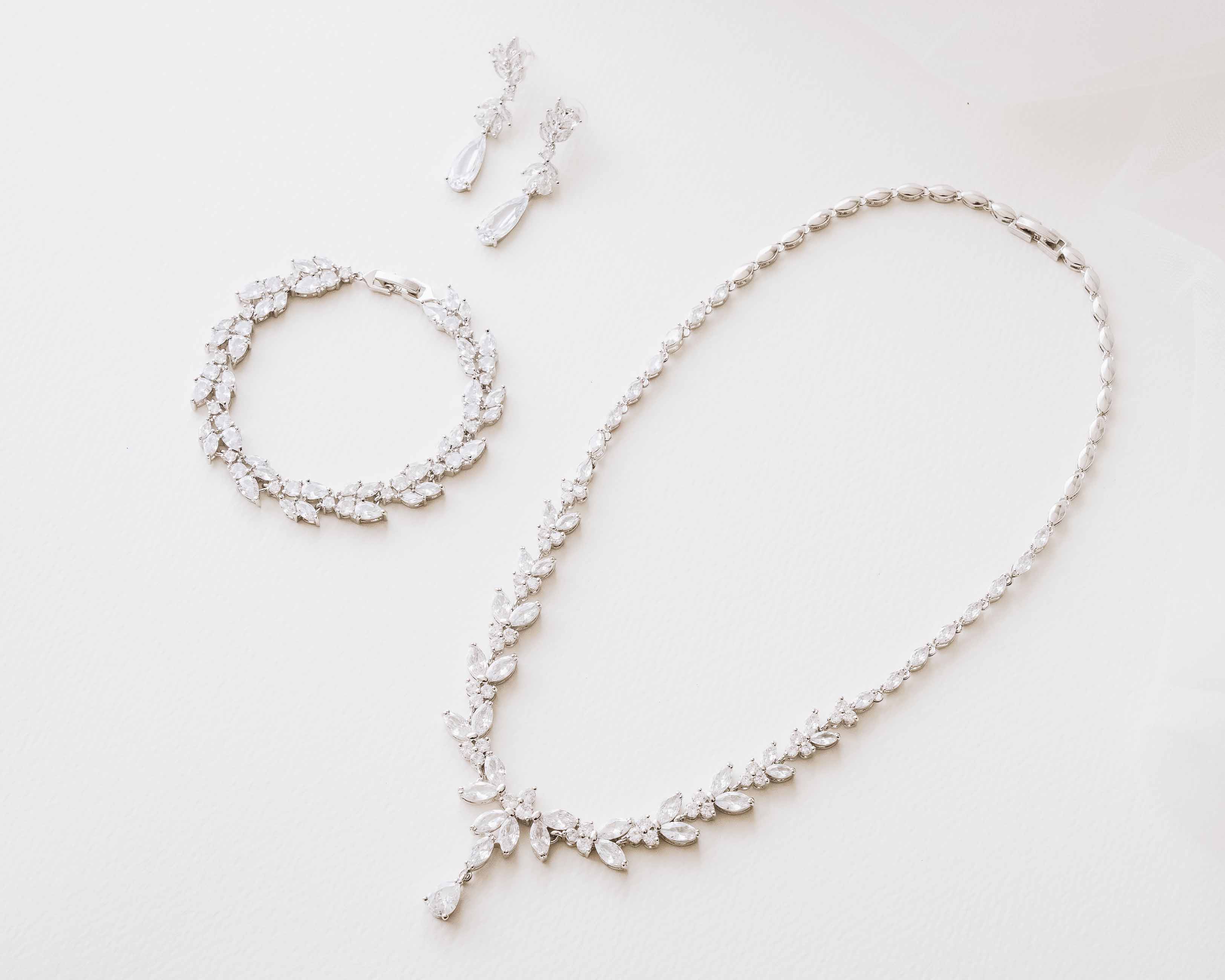 Silver Wedding Jewelry Set - The perfect Bridal Accessories.