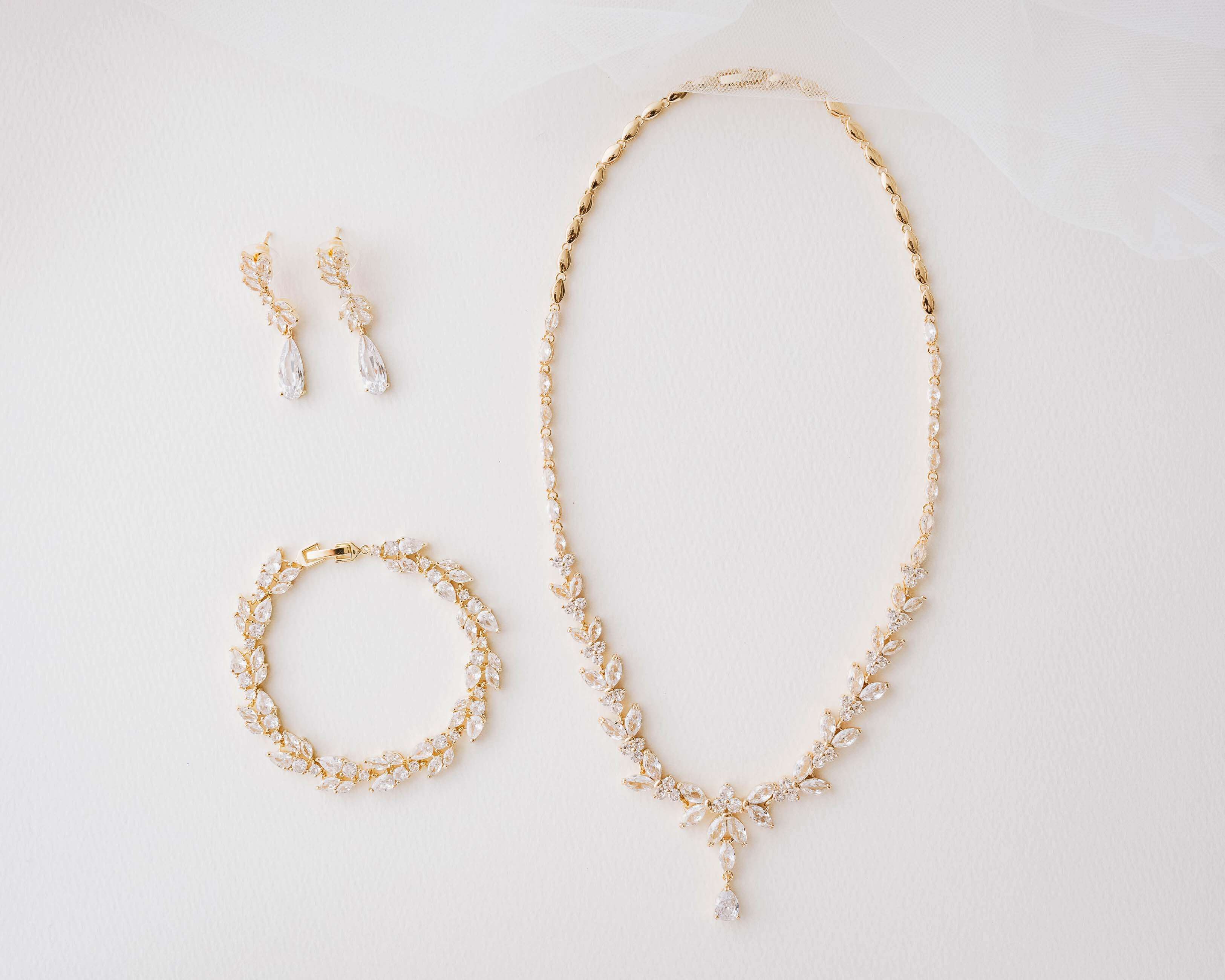 Gold Wedding Jewelry Set - The perfect Bridal Accessories.