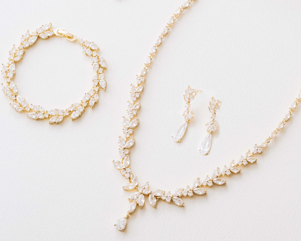 Gold Wedding Jewelry Set - The perfect Bridal Accessories.