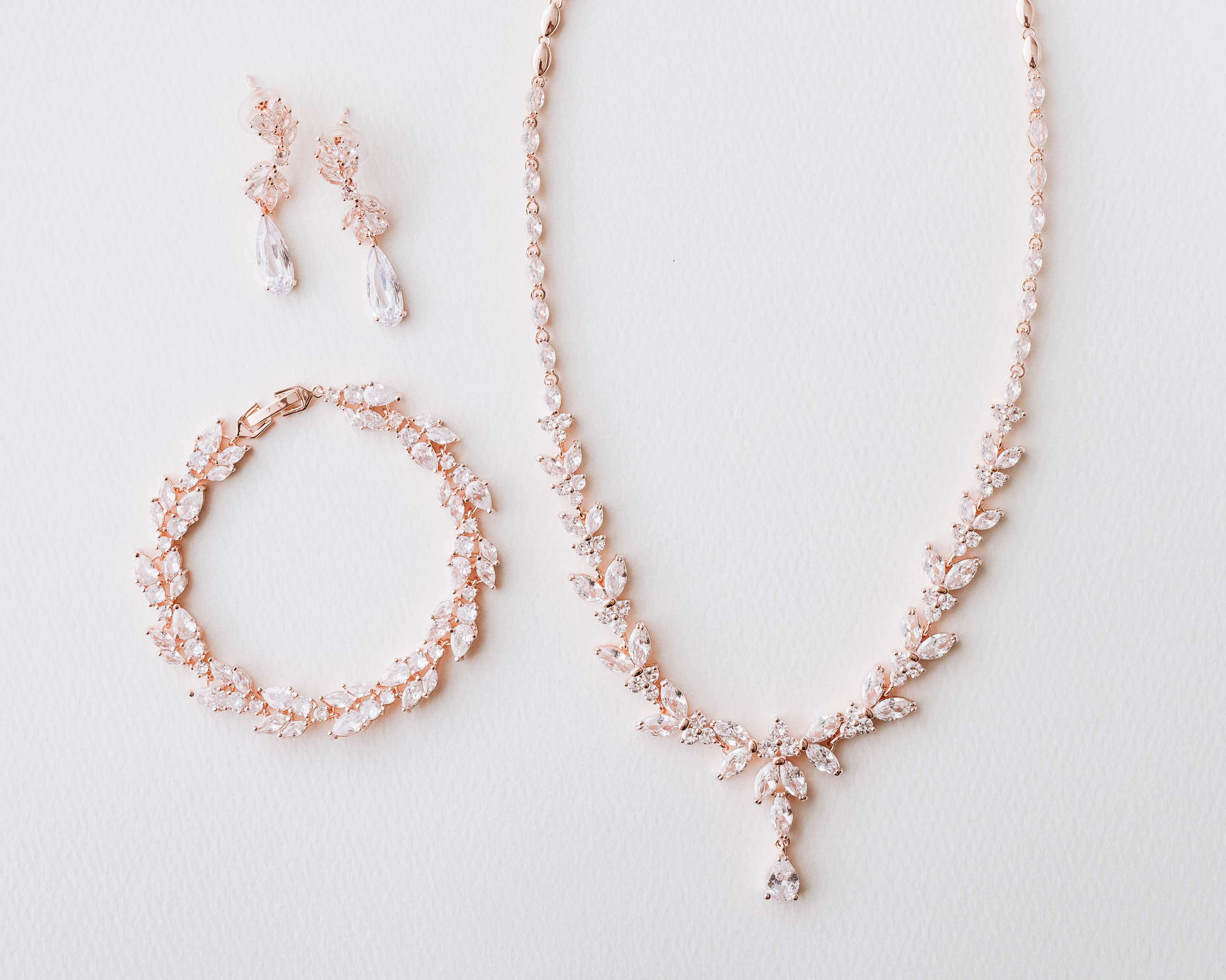 Rosegold Wedding Jewelry Set - The perfect Bridal Accessories.