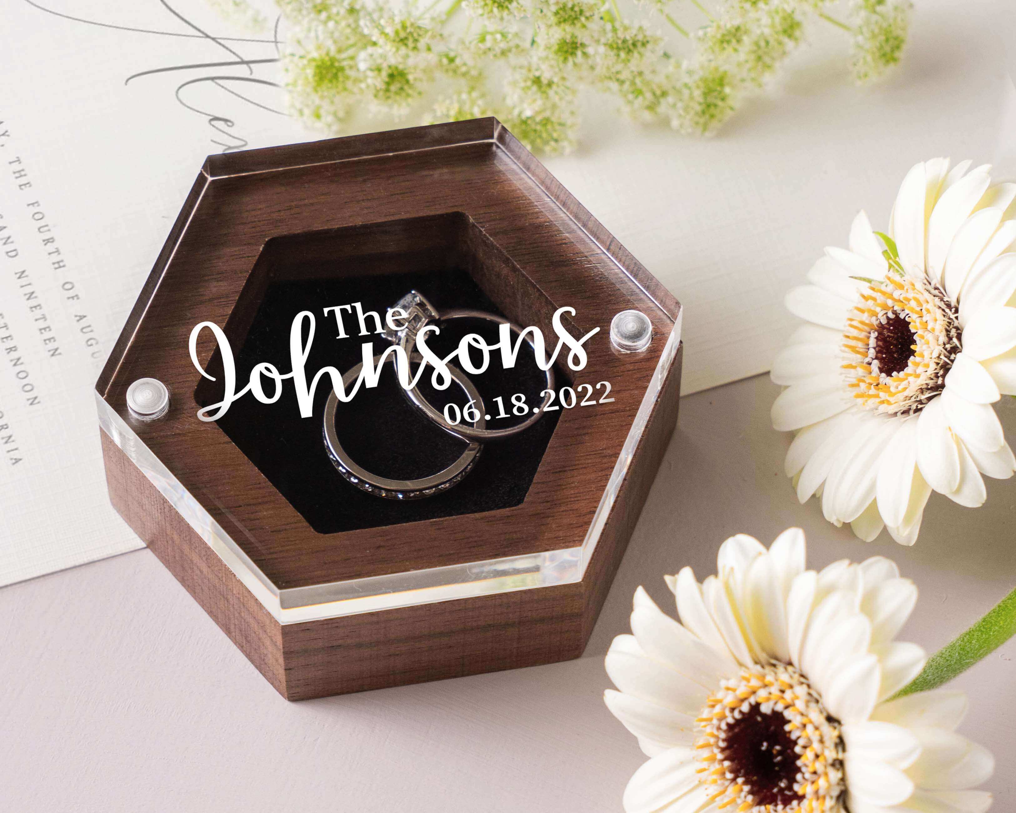 Personalized ring bearer box with custom teat - Hundred Hearts